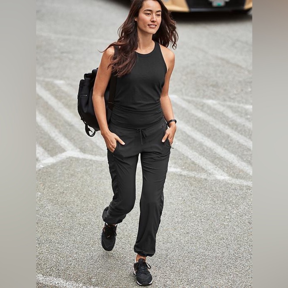 Athleta La Viva Pant Featherweight Stretch Ruched Black Mid Rise Size 4 - Picture 2 of 6
